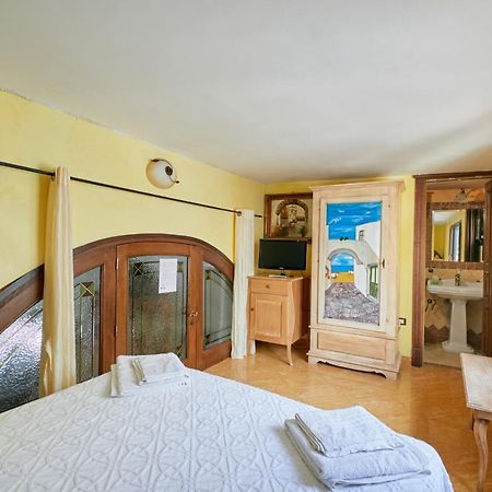 Centro Storico Rooms กัลลีโปลี ภายนอก รูปภาพ
