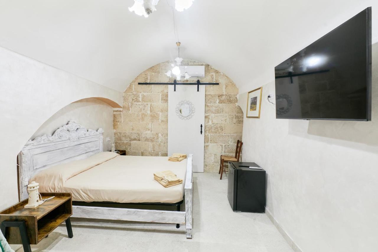 Centro Storico Rooms กัลลีโปลี ภายนอก รูปภาพ