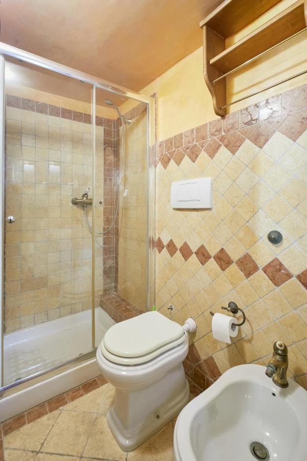 Centro Storico Rooms กัลลีโปลี ภายนอก รูปภาพ