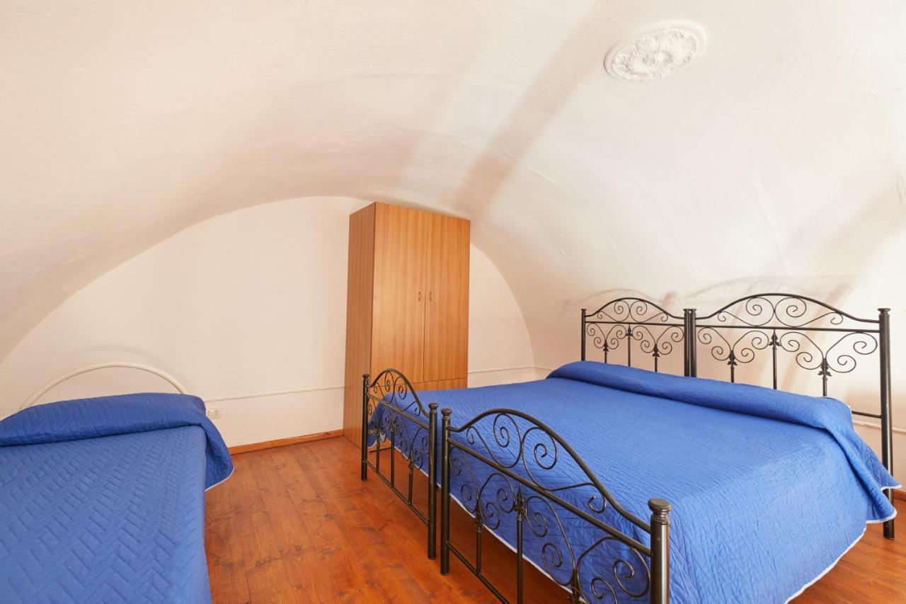 Centro Storico Rooms กัลลีโปลี ภายนอก รูปภาพ