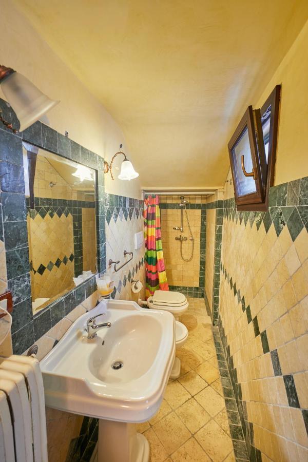 Centro Storico Rooms กัลลีโปลี ภายนอก รูปภาพ