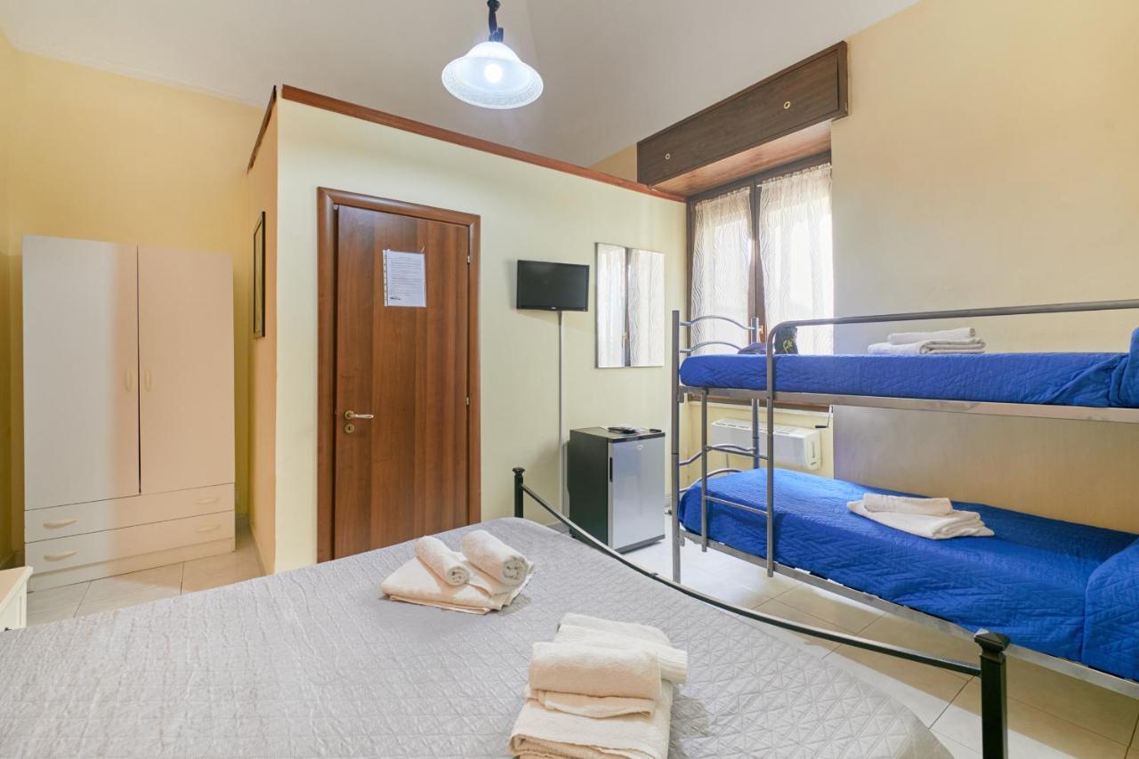 Centro Storico Rooms กัลลีโปลี ภายนอก รูปภาพ