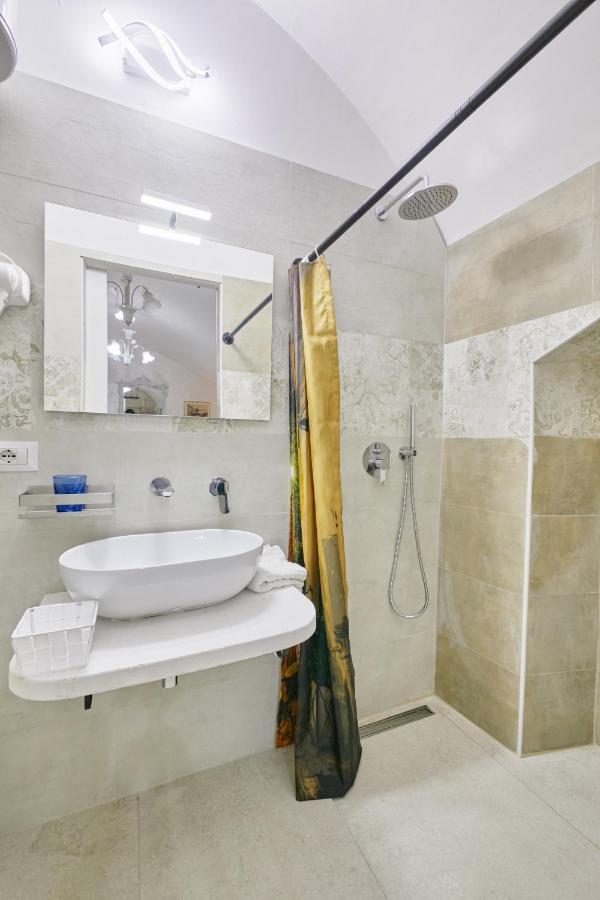Centro Storico Rooms กัลลีโปลี ภายนอก รูปภาพ