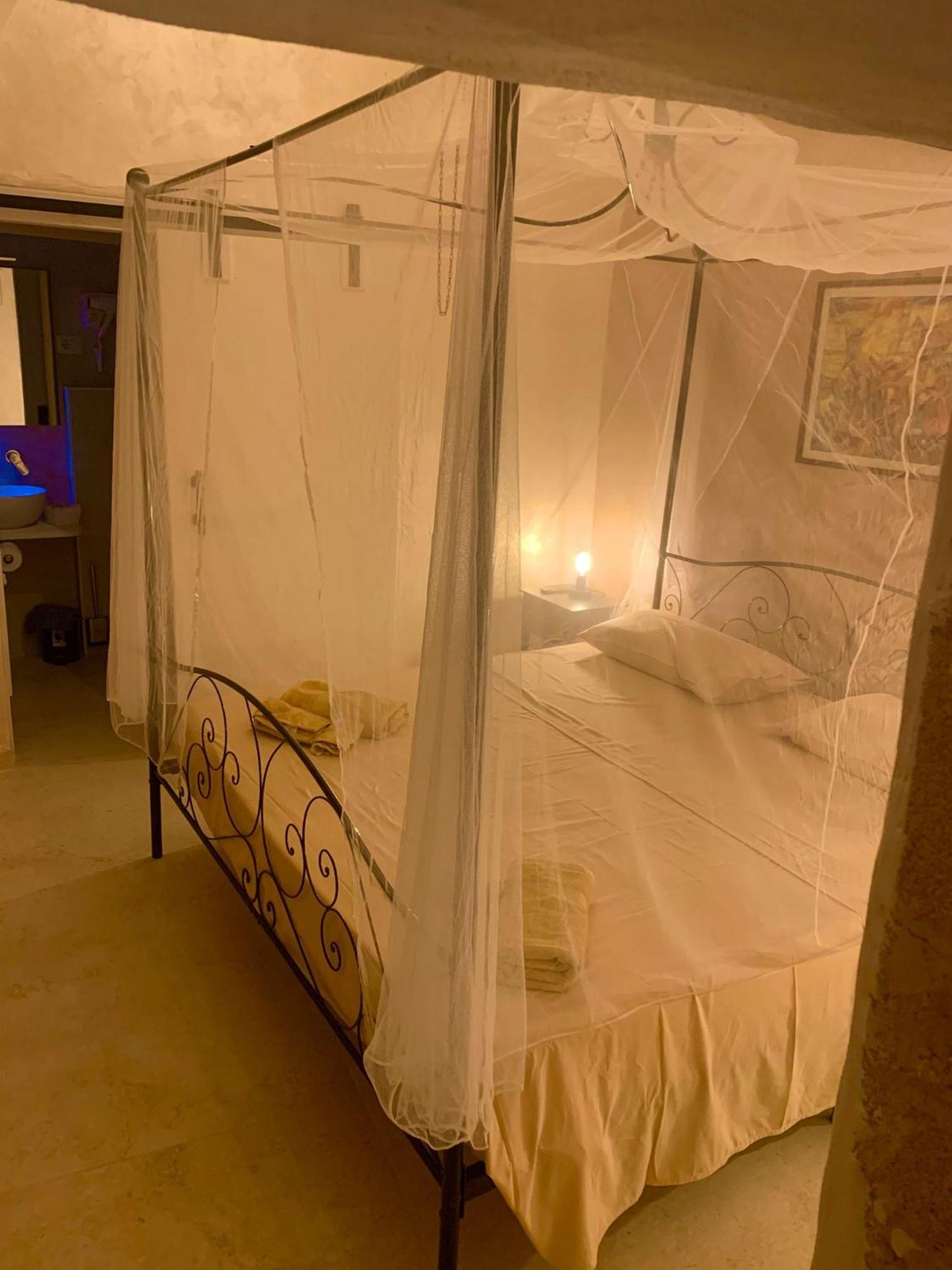 Centro Storico Rooms กัลลีโปลี ภายนอก รูปภาพ