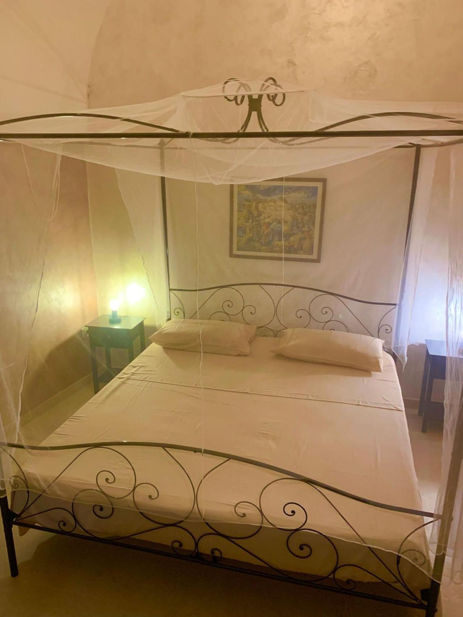 Centro Storico Rooms กัลลีโปลี ภายนอก รูปภาพ